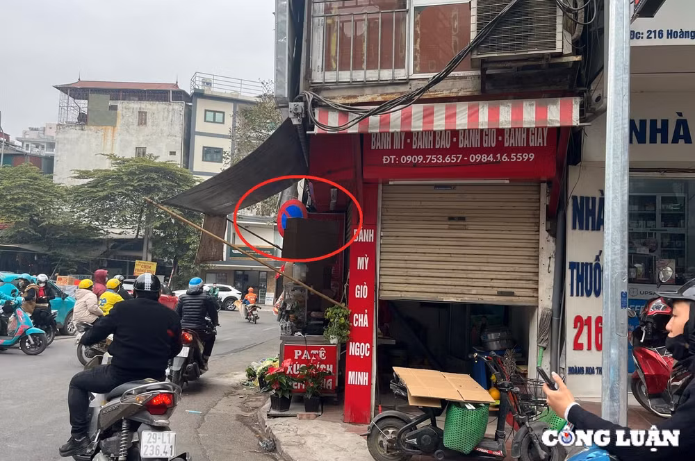 can som khac phuc tinh trang den tin hieu bien bao giao thong bi che khuat hinh 4