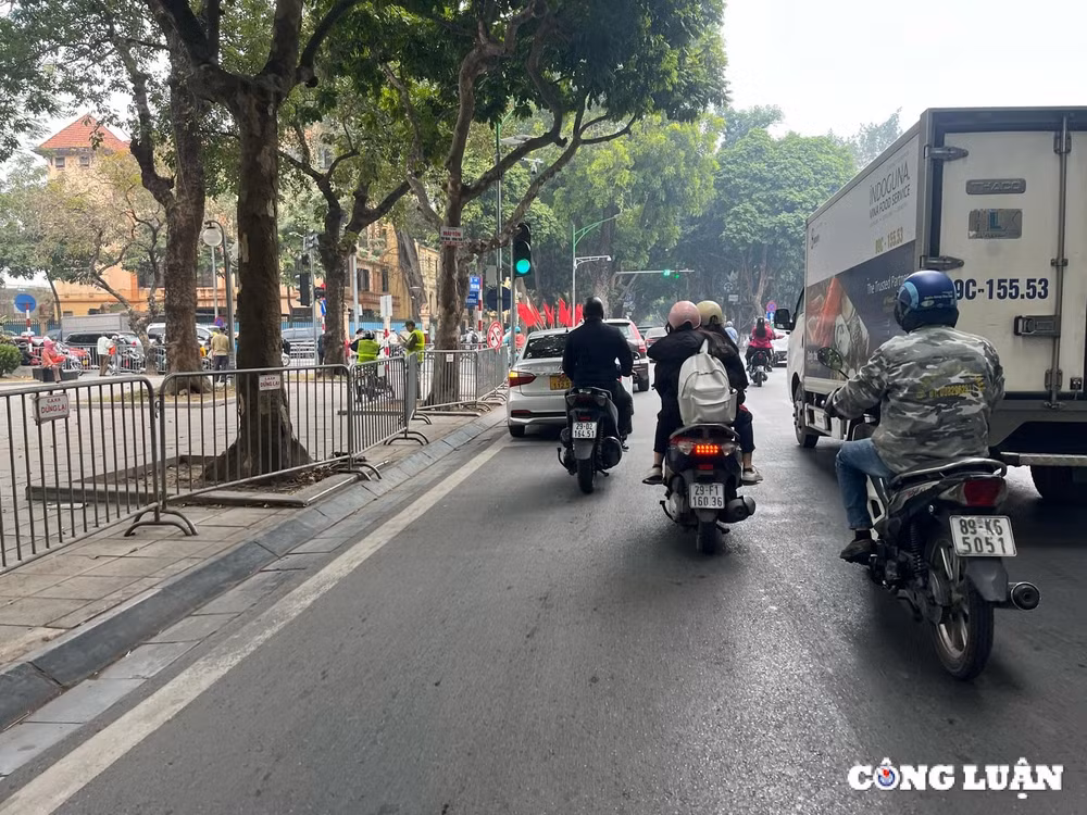 can som khac phuc tinh trang den tin hieu bien bao giao thong bi che khuat hinh 6