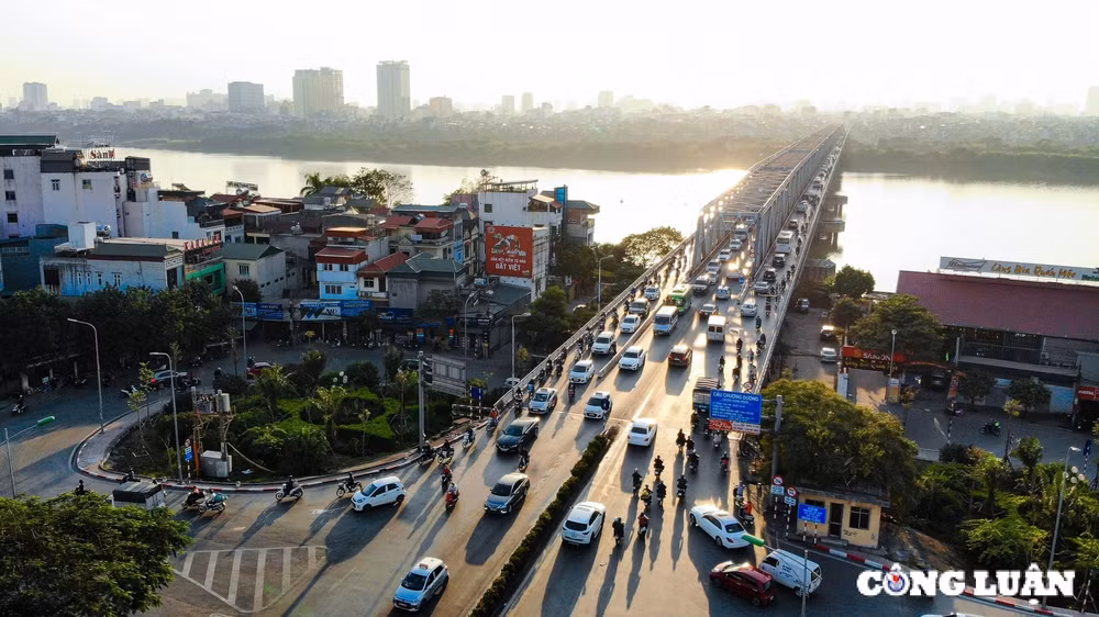 ha noi cho phep o to cho hoc sinh luu thong qua cau chuong duong hinh 1