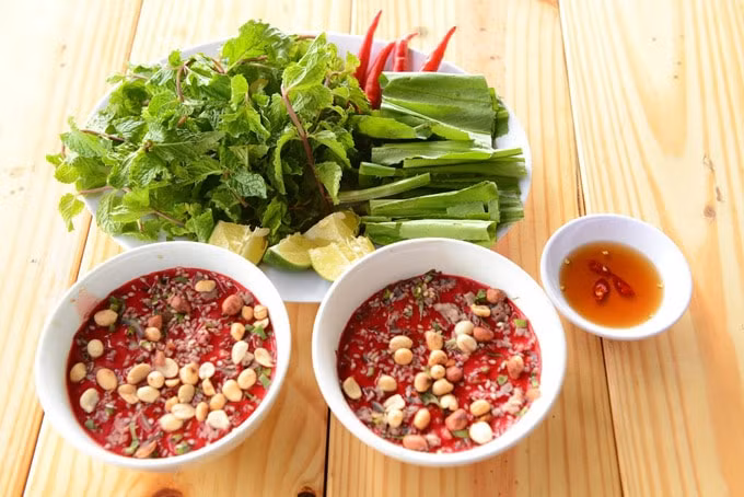 tiet canh trung vit lon lot top 100 mon an hai hung nhat the gioi 2025 hinh 1