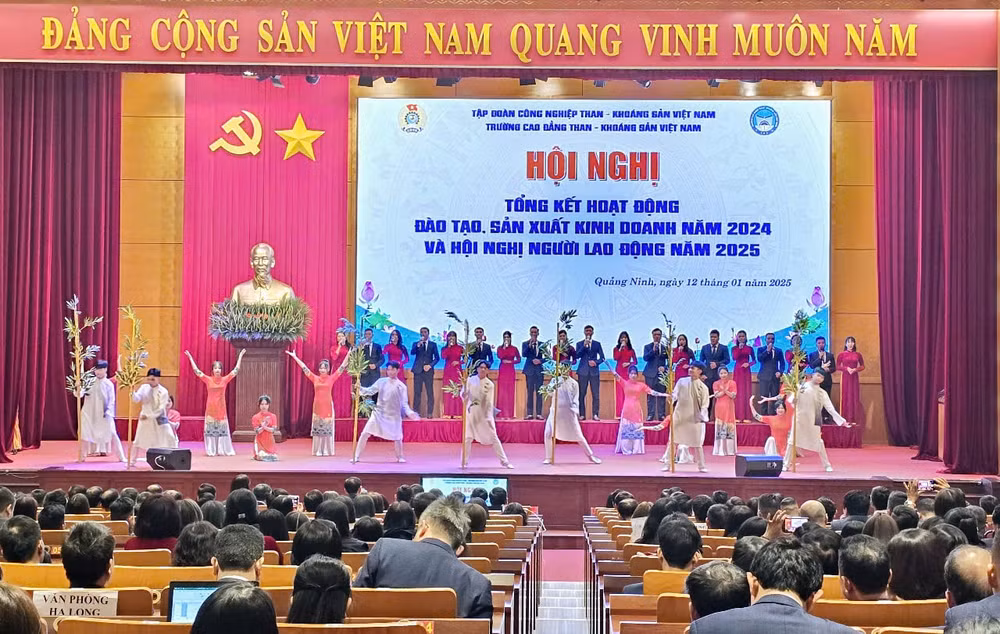 truong cao dang than khoang san viet nam tkv giai phap hoan thanh chi tieu tuyen sinh nam 2025 hinh 1