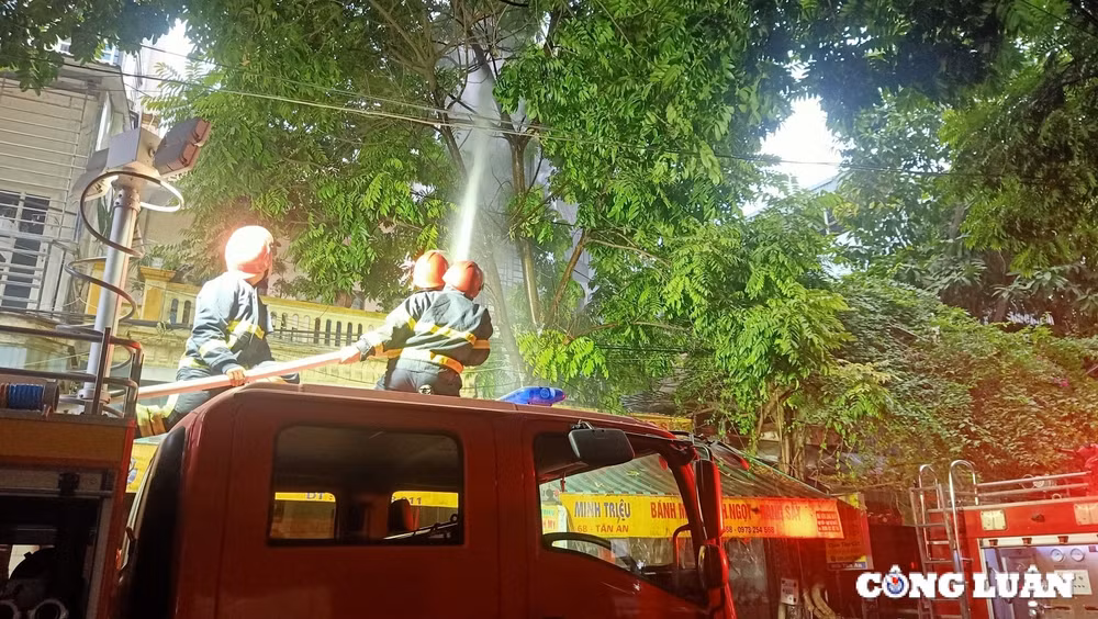 thanh hoa kip thoi chua chay tai ngoi nha 3 tang hinh 2