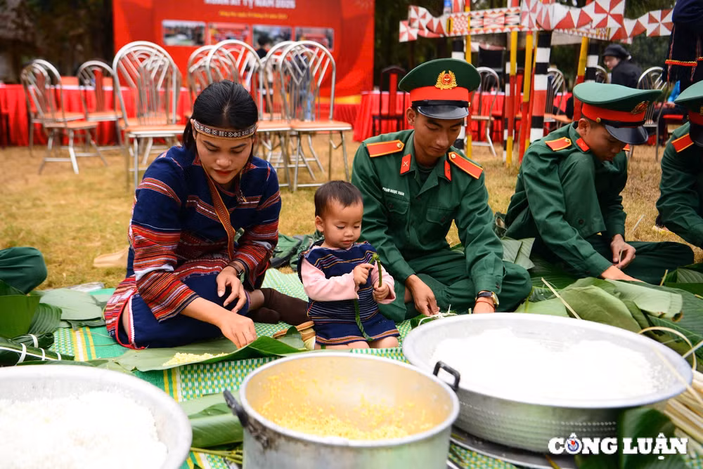 goi banh chung don tet cung bo doi tai lang van hoa du lich cac dan toc viet nam hinh 7