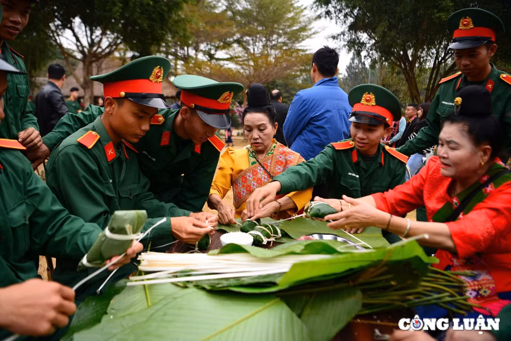 goi banh chung don tet cung bo doi tai lang van hoa du lich cac dan toc viet nam hinh 8