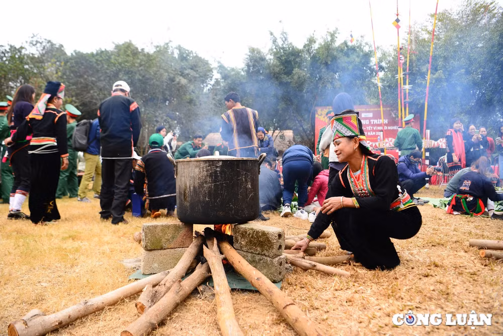 goi banh chung don tet cung bo doi tai lang van hoa du lich cac dan toc viet nam hinh 10