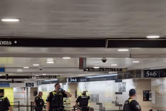 Tấn công bằng dao tại ga tàu ở New York, 6 người bị thương