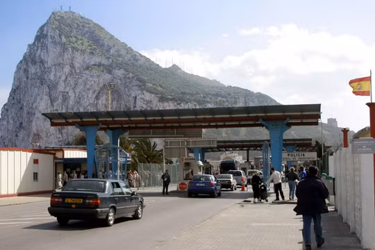 Chính thức dỡ bỏ kiểm soát biên giới Gibraltar - Tây Ban Nha