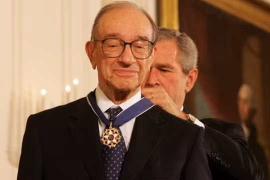 Cựu Chủ tịch Fed Alan Greenspan qua đời ở tuổi 100