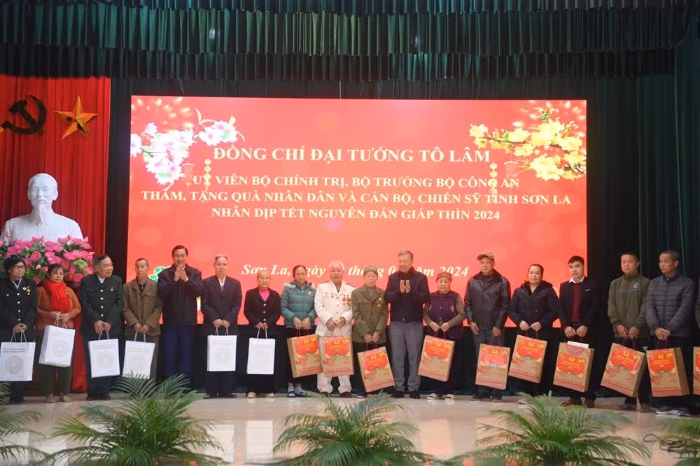 bao dam an ninh trat tu de nhan dan vui xuan don tet an toan hinh 1