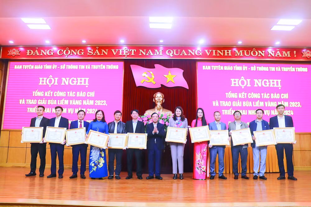 nganh thong tin va truyen thong thanh hoa nhung canh tay noi dai bao chi va co so hinh 1