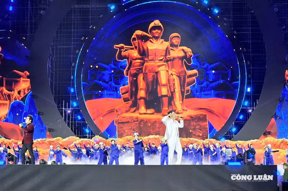 1-dai-nhac-hoi-chao-don-nam-moi-2026-quang-ninh.jpg