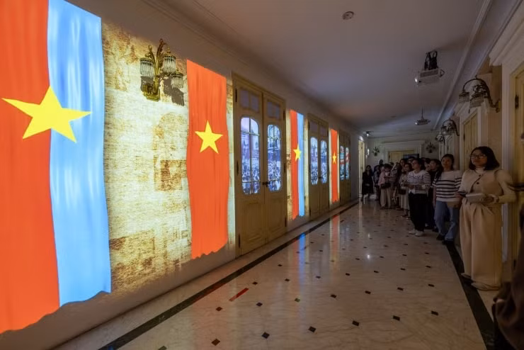 Bên trong Phòng Gương sang trọng tại Nhà hát Lớn