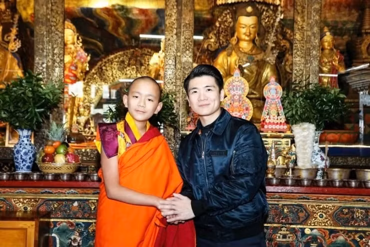 Đỗ Quang Vinh diện kiến Hoàng tôn Vairochana Rinpoche