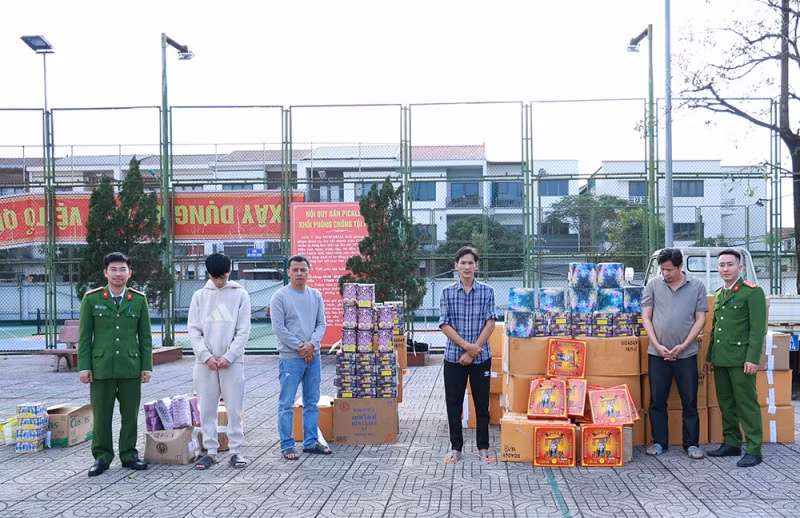 Công an Hà Tĩnh triệt phá đường dây sản xuất, vận chuyển pháo nổ liên tỉnh thu giữ hơn 1,5 tấn tang vật