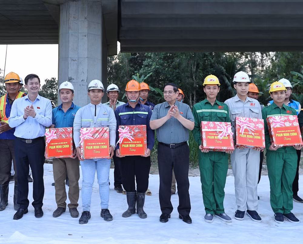Thủ tướng: Thông xe toàn tuyến cao tốc Châu Đốc-Cần Thơ-Sóc Trăng vào 30/6/2026- Ảnh 3.