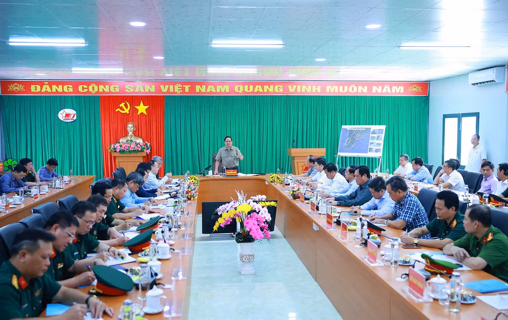Thủ tướng kiểm tra, đôn đốc một số dự án hạ tầng chiến lược tại Cà Mau- Ảnh 10.