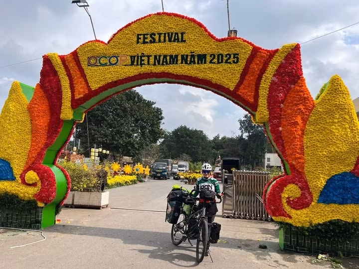 Arezoo Eskandari dự định xuyên Việt trong vòng 1 tháng