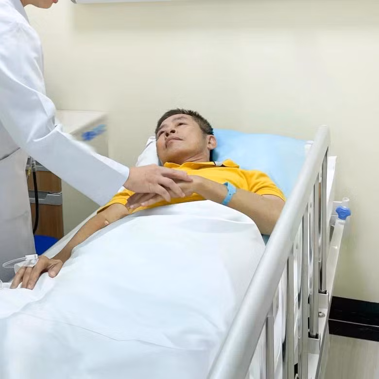 Tấn Beo bị đột quỵ vào năm 2023.