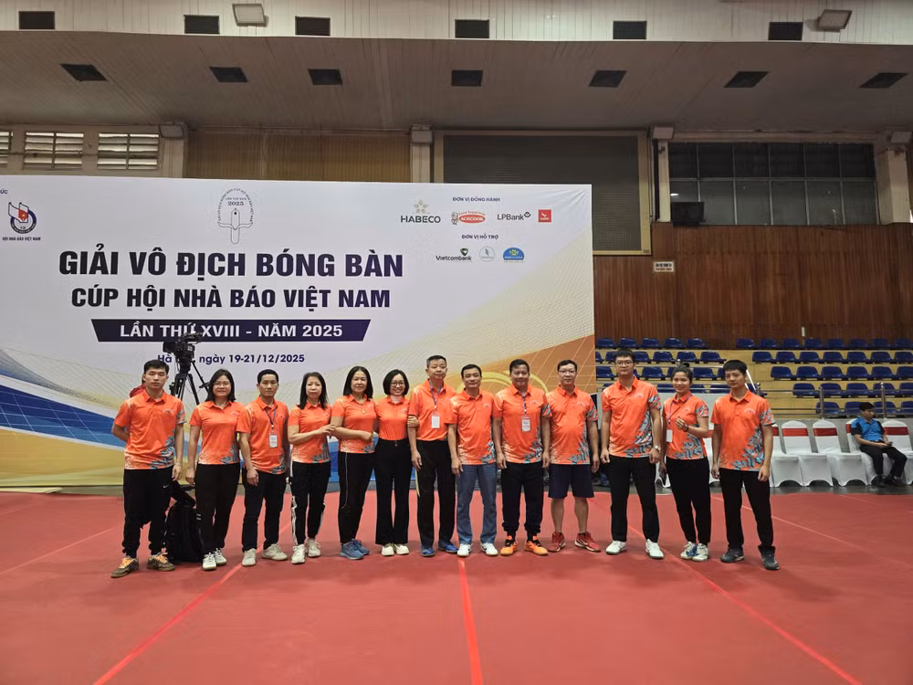 Đoàn vận động viên đến từ Báo và Phát Thanh, Truyền Hình Hưng Yên. Ảnh: NVCC