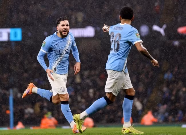 Man City trỗi dậy.