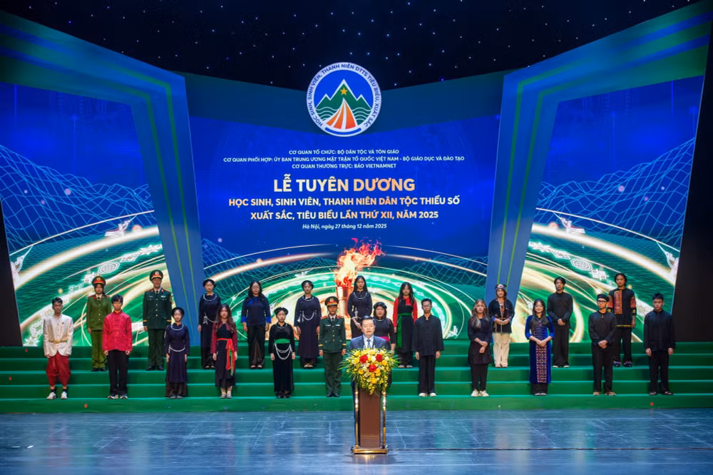 Tuyên dương học sinh, sinh viên, thanh niên dân tộc thiểu số tiêu biểu năm 2025- Ảnh 3.