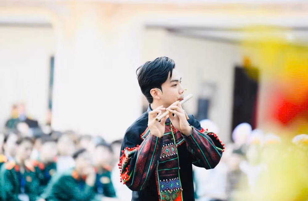 Ảnh màn hình 2025-12-24 lúc 17.45.42
