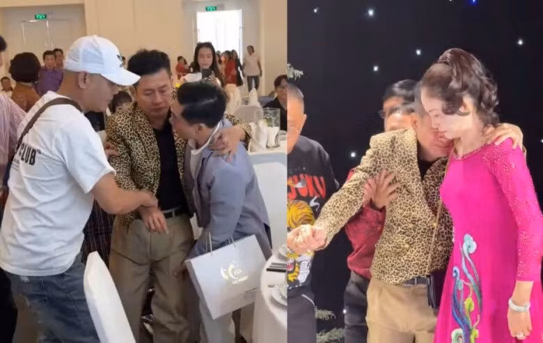 Tấn Beo bật khóc khi được dìu lên sân khấu.