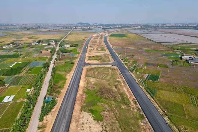 Cưỡng chế thu hồi đất với trường hợp không giao mặt bằng làm Vành đai 4
