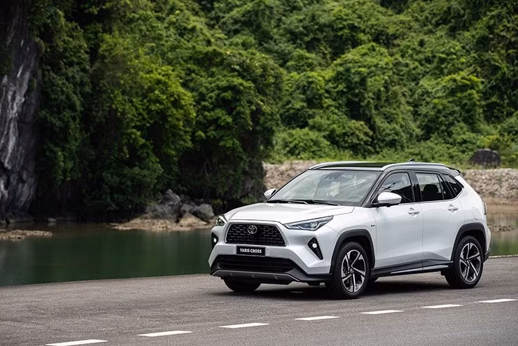 Ngoại thất Toyota Yaris Cross với thiết kế hiện đại và trẻ trung
