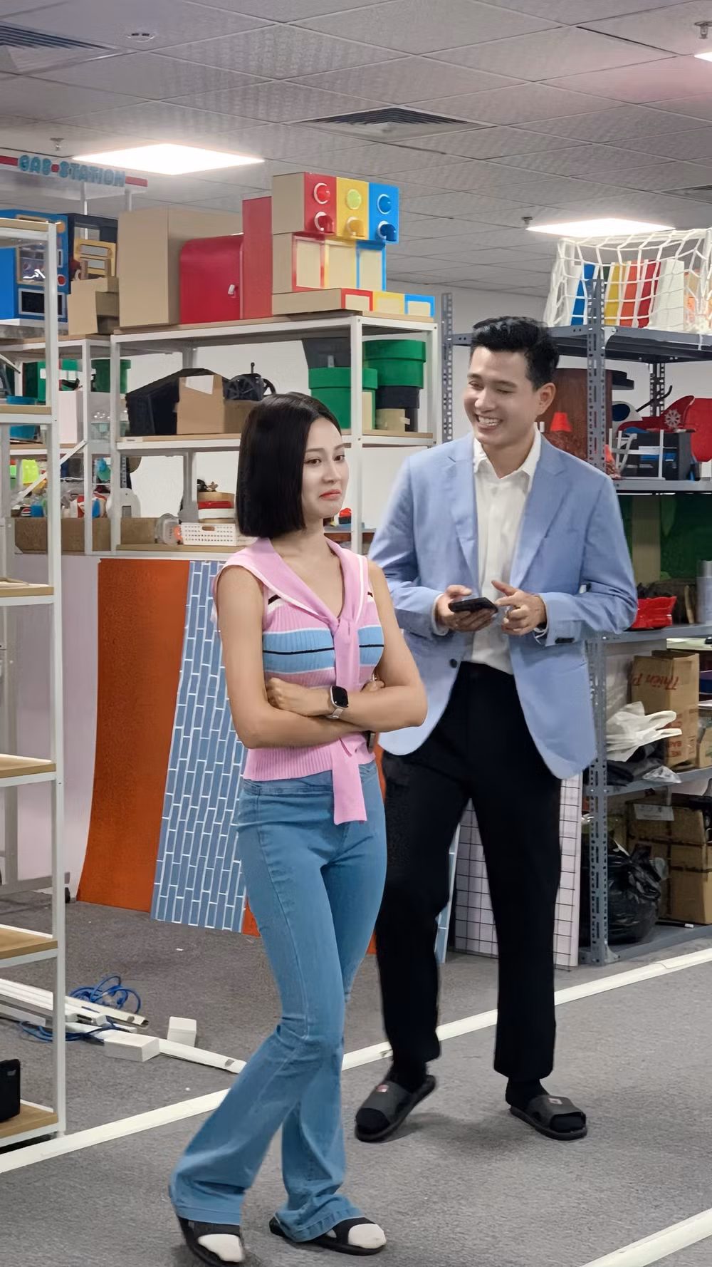 Khoảnh khắc tạo dáng của cặp đôi má lúm
