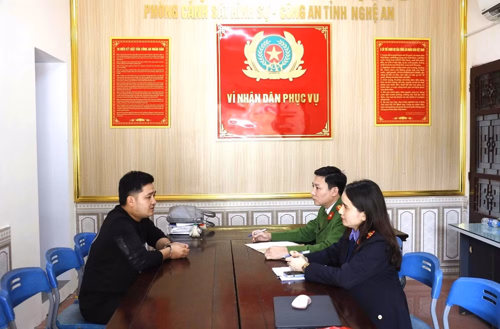 Lê Thanh Hưng và Sầm Thị Thơm là 02 đối tượng cầm đầu đường dây “Chế tạo, mua bán, tàng trữ vũ khí quân dụng” trái phép.