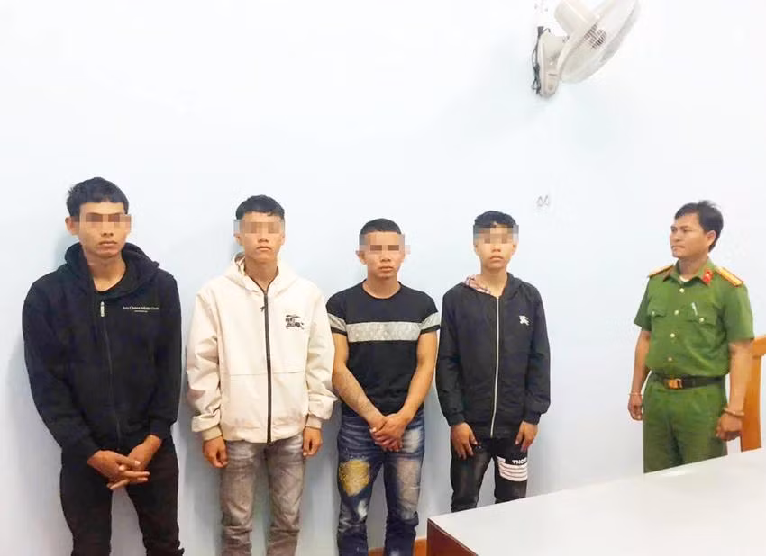 bon-thanh-thieu-thieu-nien-o-gia-lai-hiep-dam-thieu-nu-7884-7328.jpg.webp