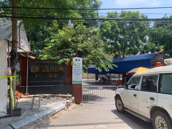 Hà Nội: Tạm phong tỏa Bệnh viện đa khoa H.Chương Mỹ. (Ảnh: thanhnien)