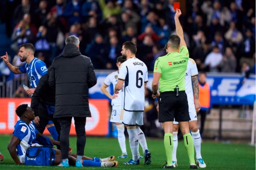 ha alaves o phut 92 real madrid len dinh la liga hinh 1