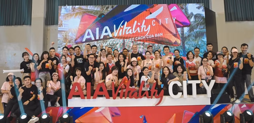 nu hoang dien kinh nguyen thi oanh truyen lua song khoe cung aia vitality hinh 2