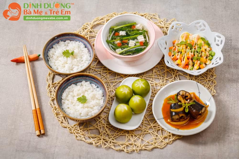 phan mem giup me bau khong con lan tan ve che do dinh duong hang ngay hinh 3