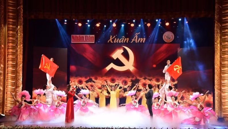ca si anh tho trong tan gop mat tai chuong trinh xuan am 2024 hinh 1