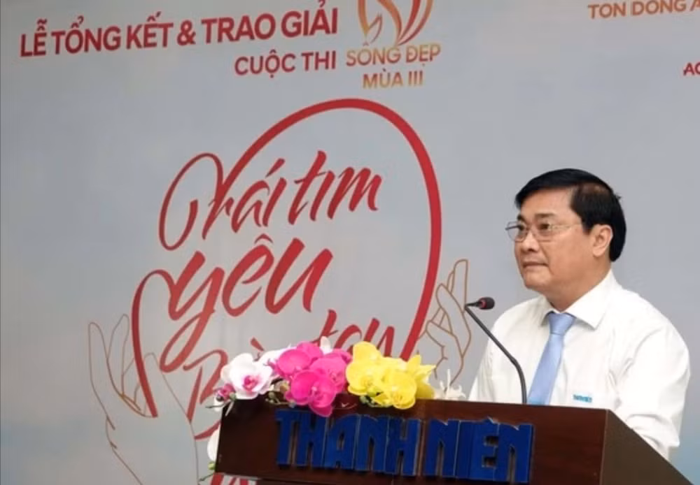 baothanh nien trao giaicuoc thi song deplan 3 trai tim yeu ban tay am hinh 1