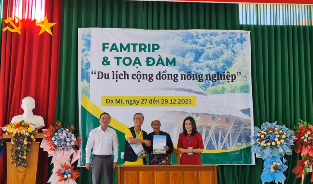 tap chi du lich tphcm ra mat cau lac bo du lich cong dong nong thon viet nam hinh 1