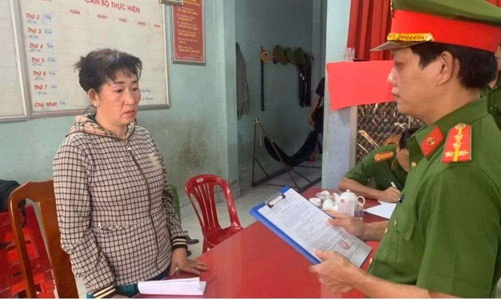 khoi to bat tam giam doi tuong lam gia giay to de lua dao tai ben tre hinh 1