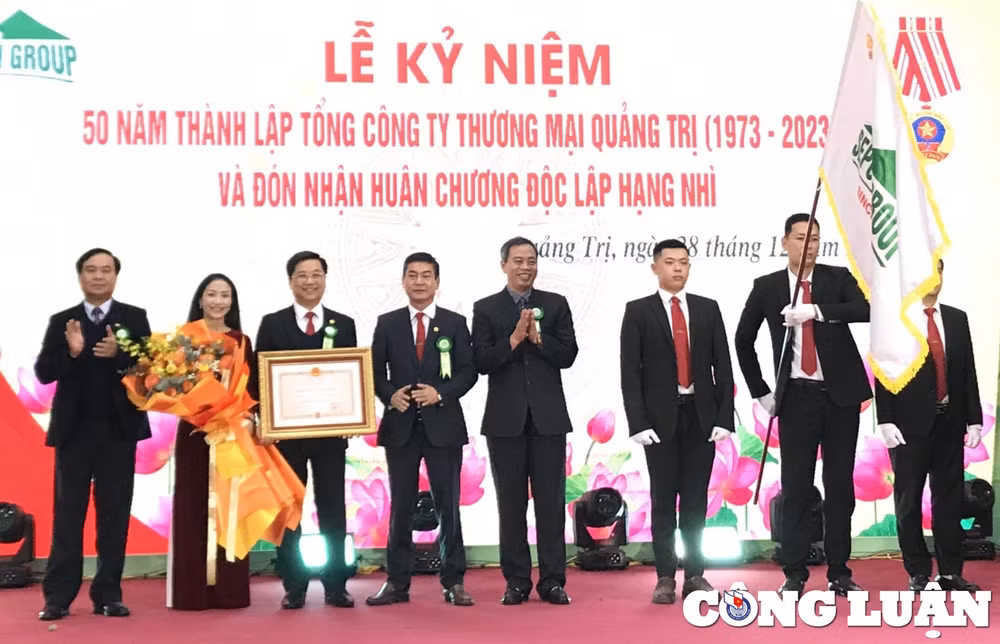 tong cong ty thuong mai quang tri ky niem 50 nam thanh lap va don nhan huan chuong doc lap hinh 1