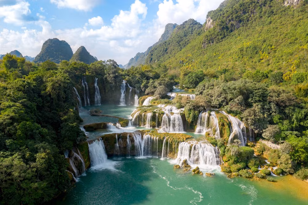 cao bang diem den hap dan cho chuyen du lich cuoi nam hinh 2