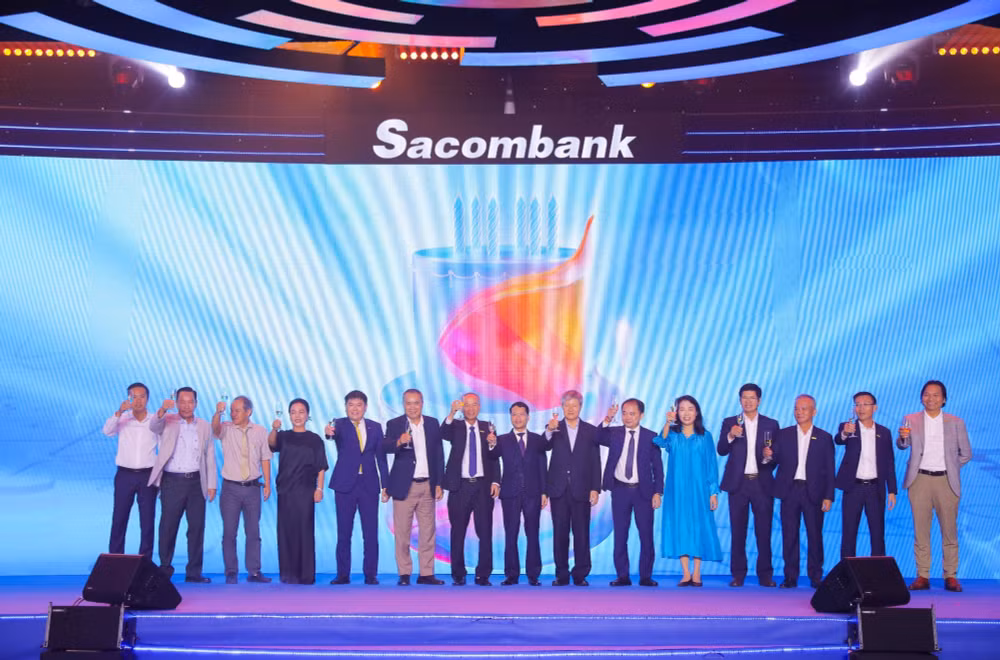 sacombank don tuoi 32 voi loat thanh qua an tuong hinh 3