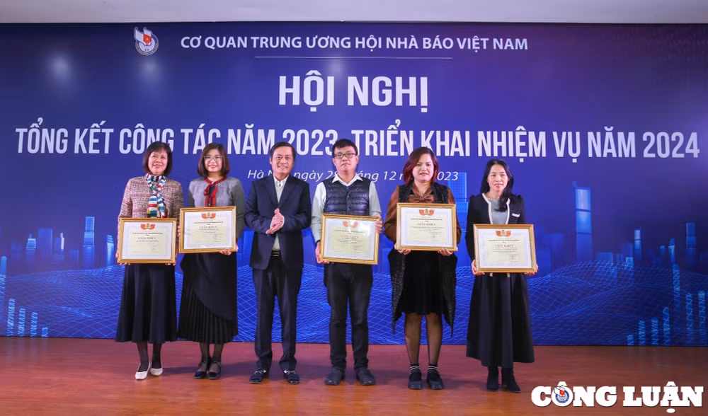 co quan trung uong hoi nha bao viet nam nhieu diem sang va nhung chuyen bien tich cuc hinh 12