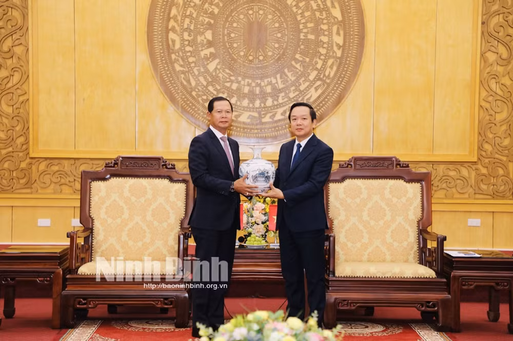 doan dai bieu bien gioi viet nam lao tham va lam viec tai tinh ninh binh hinh 2