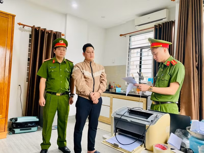 da nang bat chu tich cong ty tai chinh ve hanh vi lua dao hinh 1
