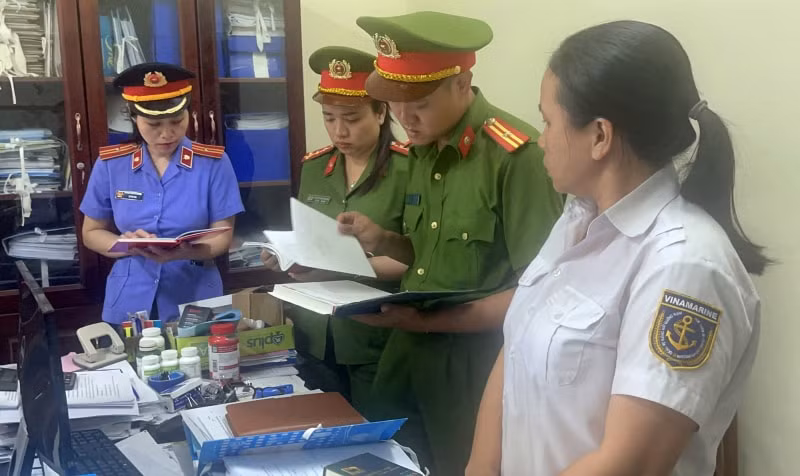 giam doc cang vu hang hai quang nam bi bat ve hanh vi tham o tai san hinh 1