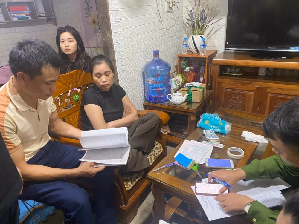 khoi to 11 doi tuong trong duong day lo de lien huyen o ha tinh hinh 2