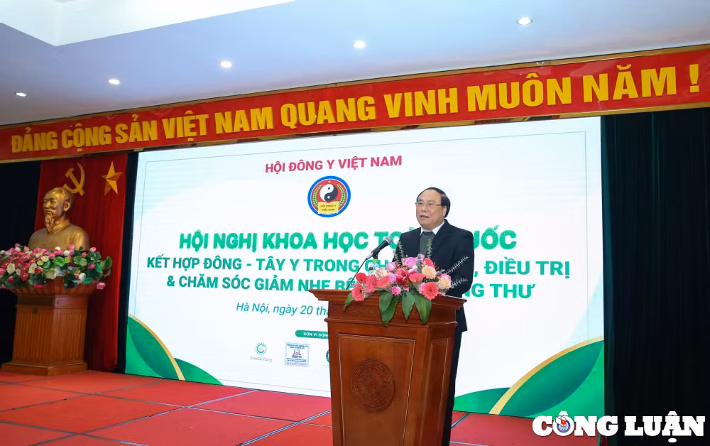 ket hop dong y va tay y de nang cao hieu qua dieu tri ung thu hinh 2