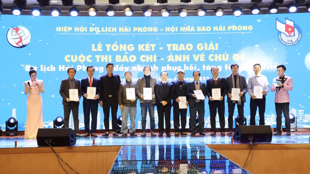 hai phong trao giai cuoc thi bao chi anh ve de tai du lich hinh 1
